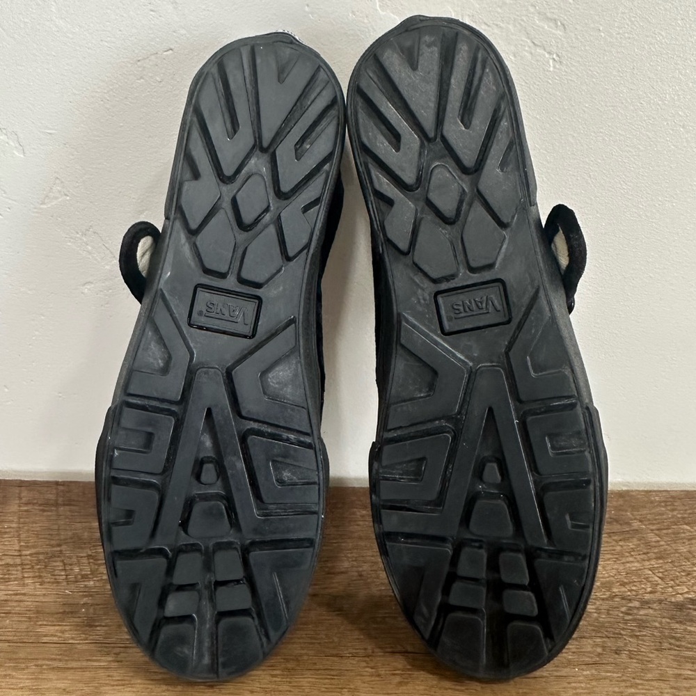 VANS SOLID BLACK STYLE 93 CRUSHED VELVET MARY JANE SNEAKERS WITH BUCKLE 7.5 - Picture 9 of 12